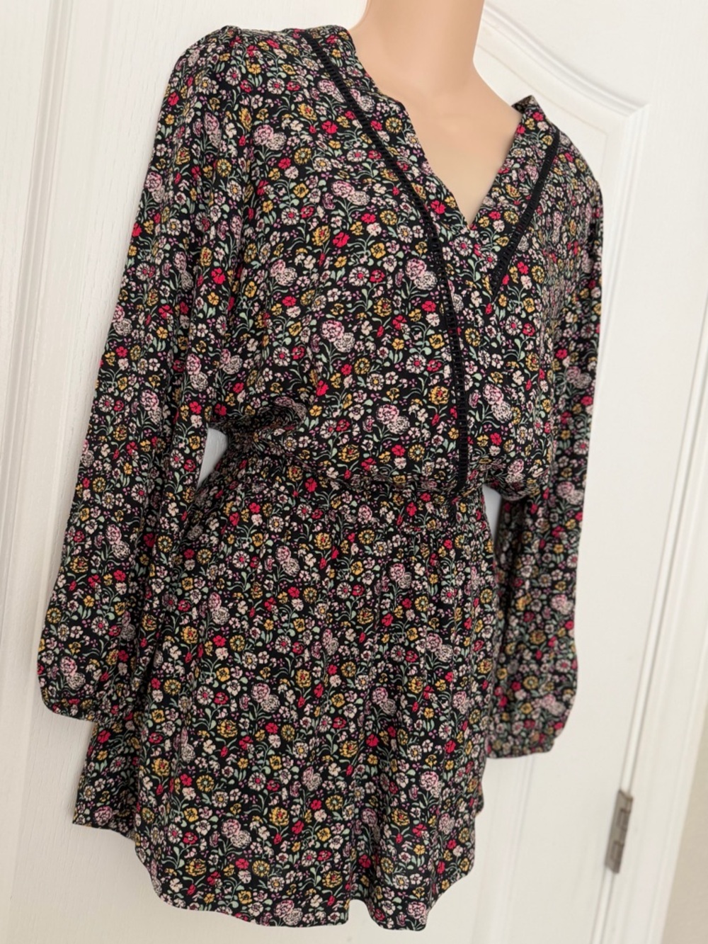 Y2K Ann Taylor Loft Floral Long-Sleeve Romper in Black Pink Cream Flowers, S - Picture 4 of 11